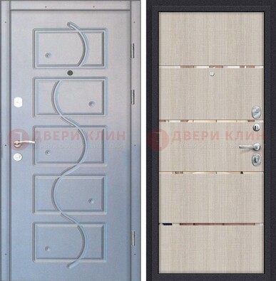 Серая железная дверь с МДФ и молдингами ДМ-392 в Раменском