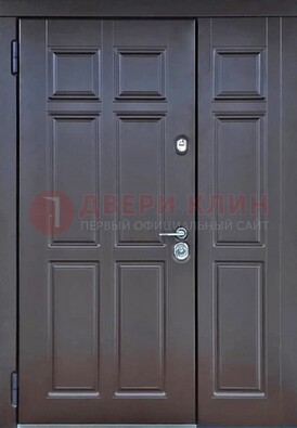 Тёмная двухстворчатая входная дверь для коттеджа с МДФ ДМ-533 в Раменском