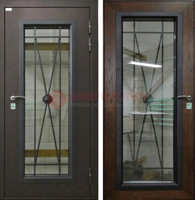 Коричневая железная дверь со стеклом для частного дома ДС-8 в Раменском