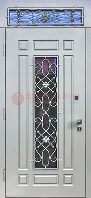 Белая железная дверь со стеклом и ковкой с верхней фрамугой ДСК-112 в Раменском