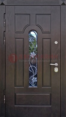 Металлическая дверь со стеклом и ковкой в цвете венге ДСК-142 в Пскове