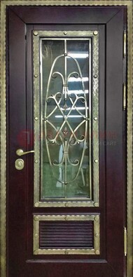 Темная уличная дверь порошок со стеклом и ковкой ДСК-167 в Раменском