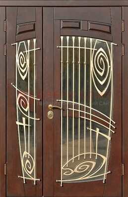 Коричневая железная дверь с большим стеклом и ковкой ДСК-203 в Раменском