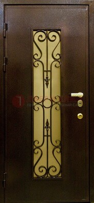 Металлическая дверь с армированным стеклопакетом и ковкой ДСК-20 в Санкт-Петербурге