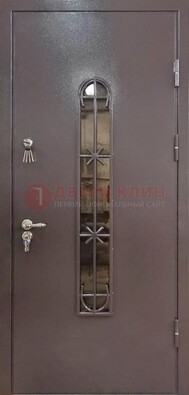 Металлическая дверь Порошок с небольшим стеклом и ковкой ДСК-282 в Раменском