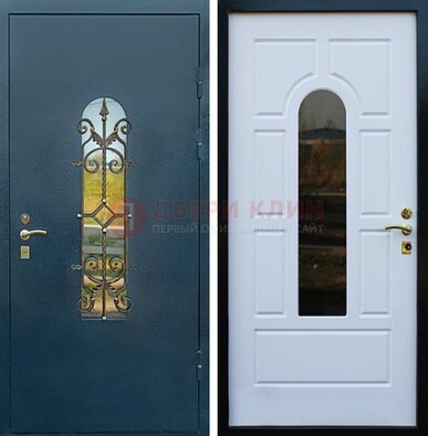 Входная дверь Дверь со стеклом и ковкой ДСК-71 для кирпичного дома в Раменском