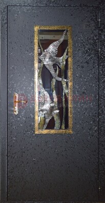 Металлическая дверь со стеклом и ковкой ДСК-82 для крыльца в Челябинске