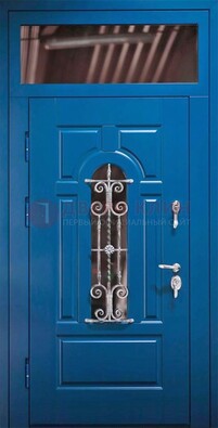 Синяя железная филенчатая дверь со стеклом и ковкой ДСК-97 в Раменском