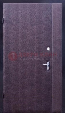 Бордовая металлическая тамбурная дверь ДТМ-3 в Раменском