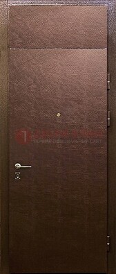 Коричневая стальная дверь с винилискожей ДВ-24 в Раменском