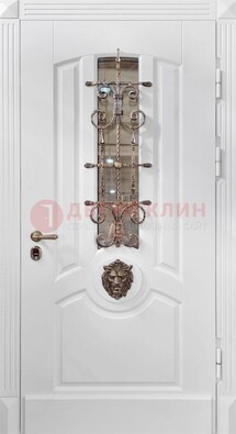 Белая металлическая дверь с виноритом и стеклом с ковкой ДВТ-165 в Раменском