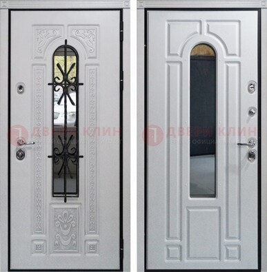 Белая стальная дверь с виноритом и ковкой снаружи ДВТ-197 в Раменском