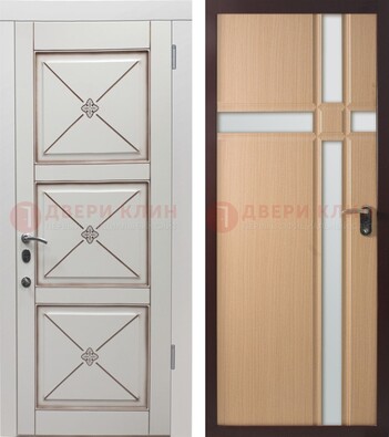 Белая уличная дверь с зеркальными вставками внутри ДЗ-94 в Раменском