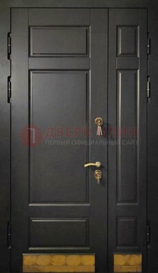 Черная полуторная железная дверь для частного дома ПЛ-2 в Раменском