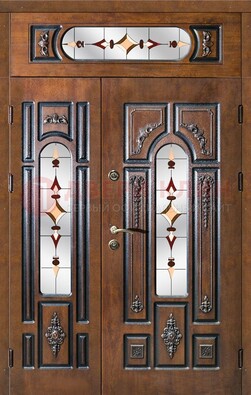 Коричневая двухстворчатая железная дверь с МДФ и витражом ВЖ-36 в Раменском